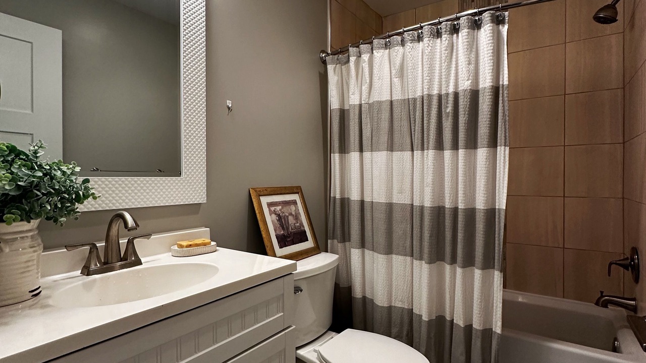Photo of Bathroom in North Cleveland Park