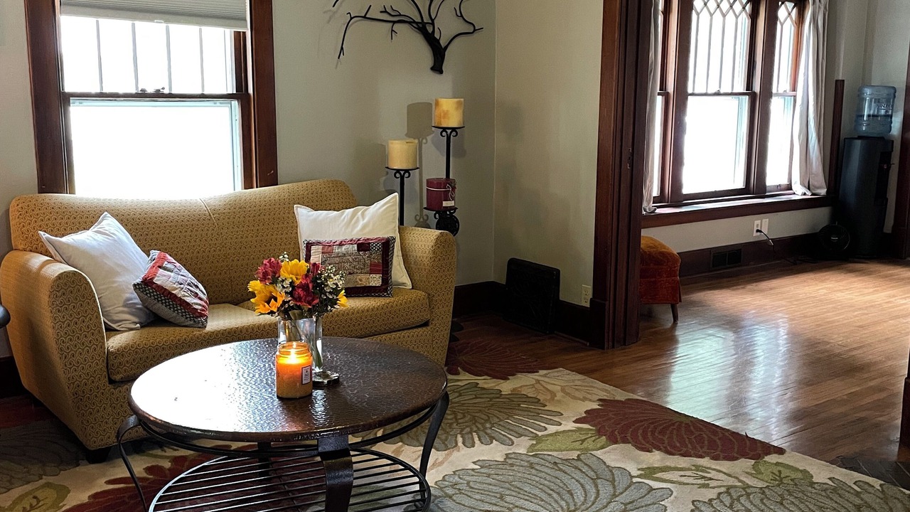 Photo of Livingroom in Algona