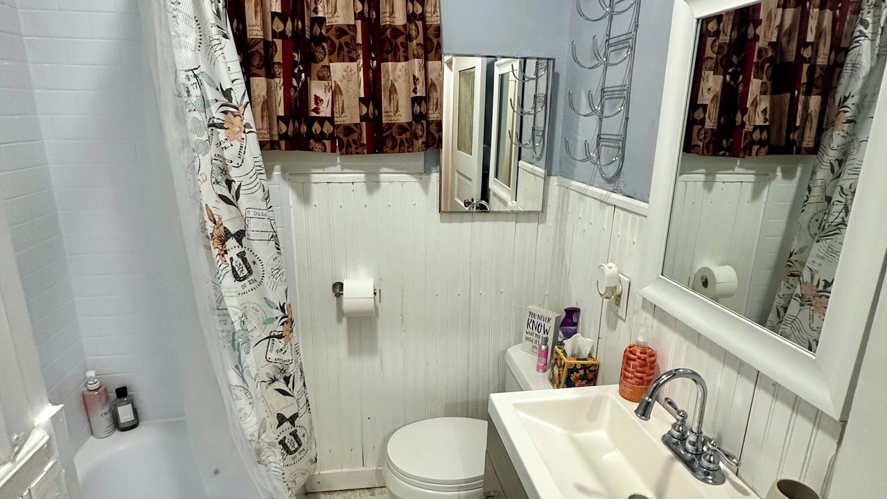Photo of Bathroom in Glenwood