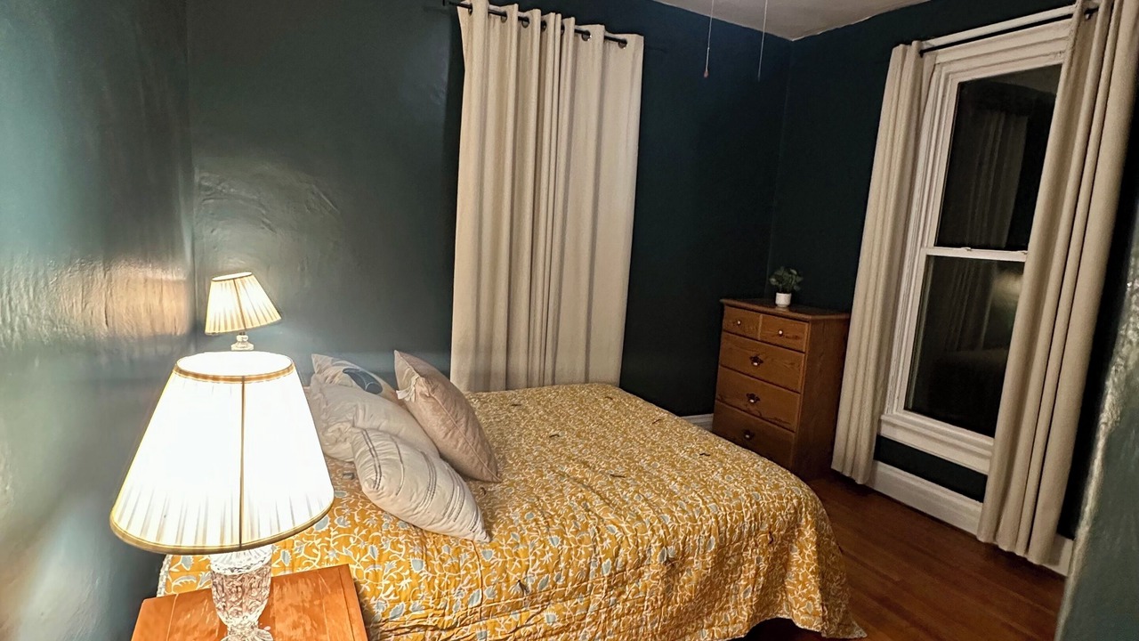Photo of Bedroom in Glenwood