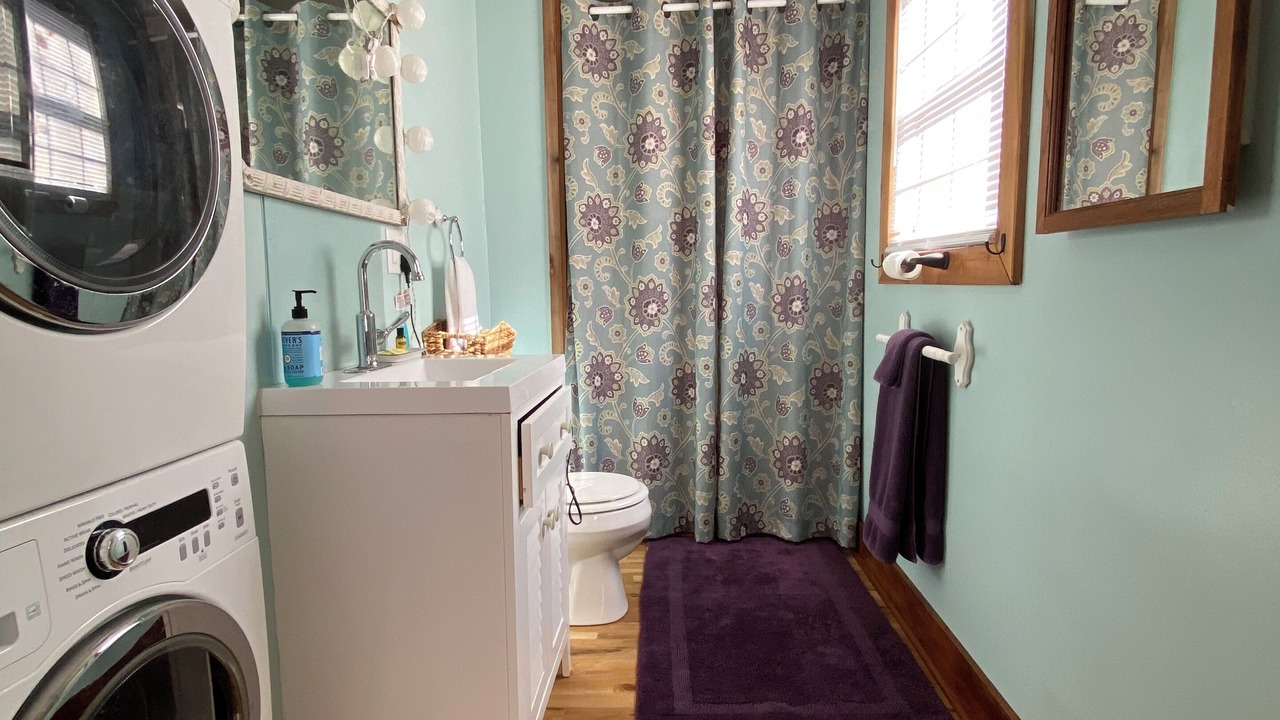 Photo of Bathroom in Lake Waccamaw