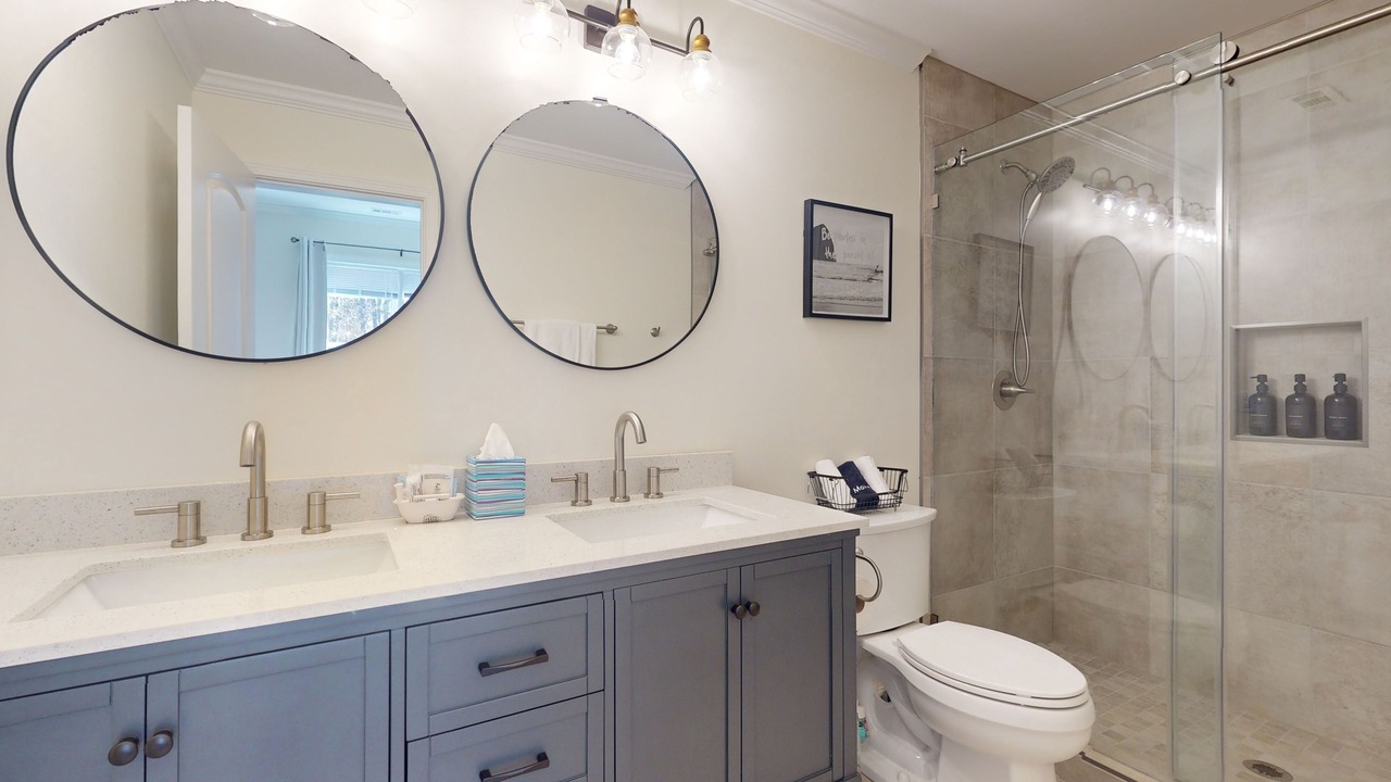 Photo of Bathroom in Adairsville