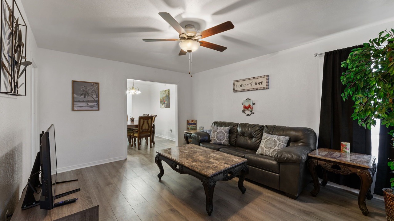 Photo of Livingroom in Mound