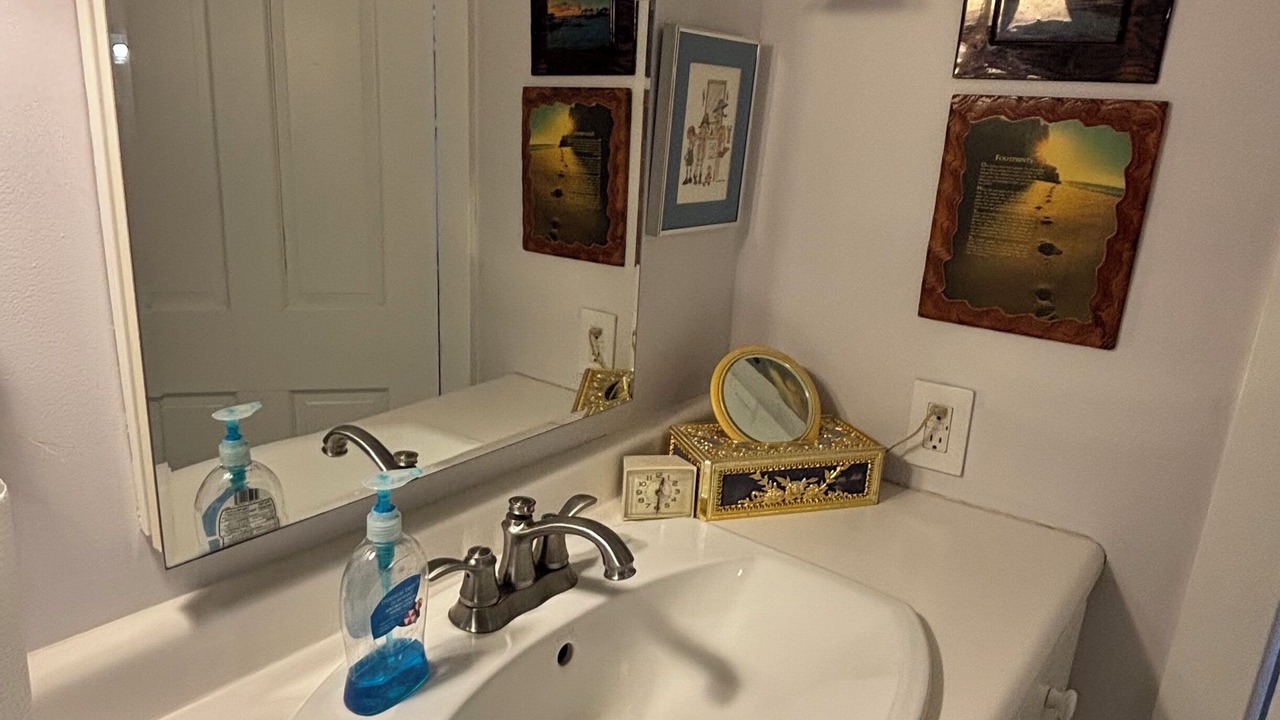 Photo of Bathroom in Le Claire