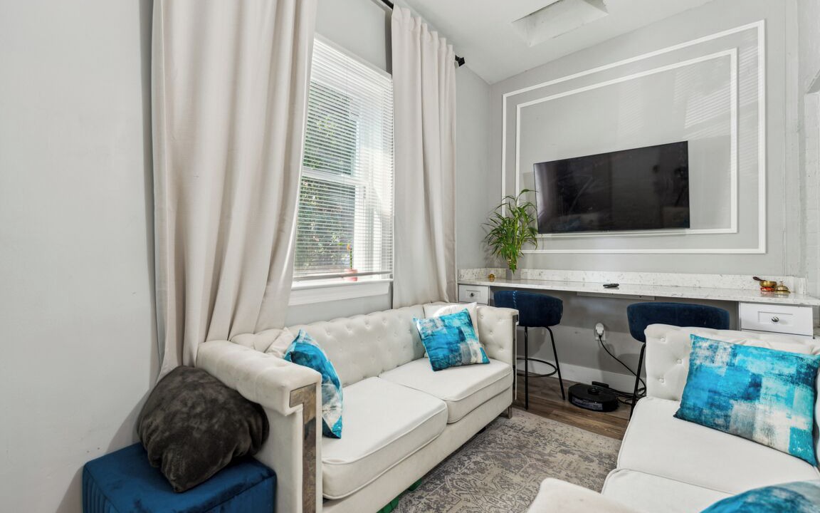 Photo of Livingroom in Edgewood