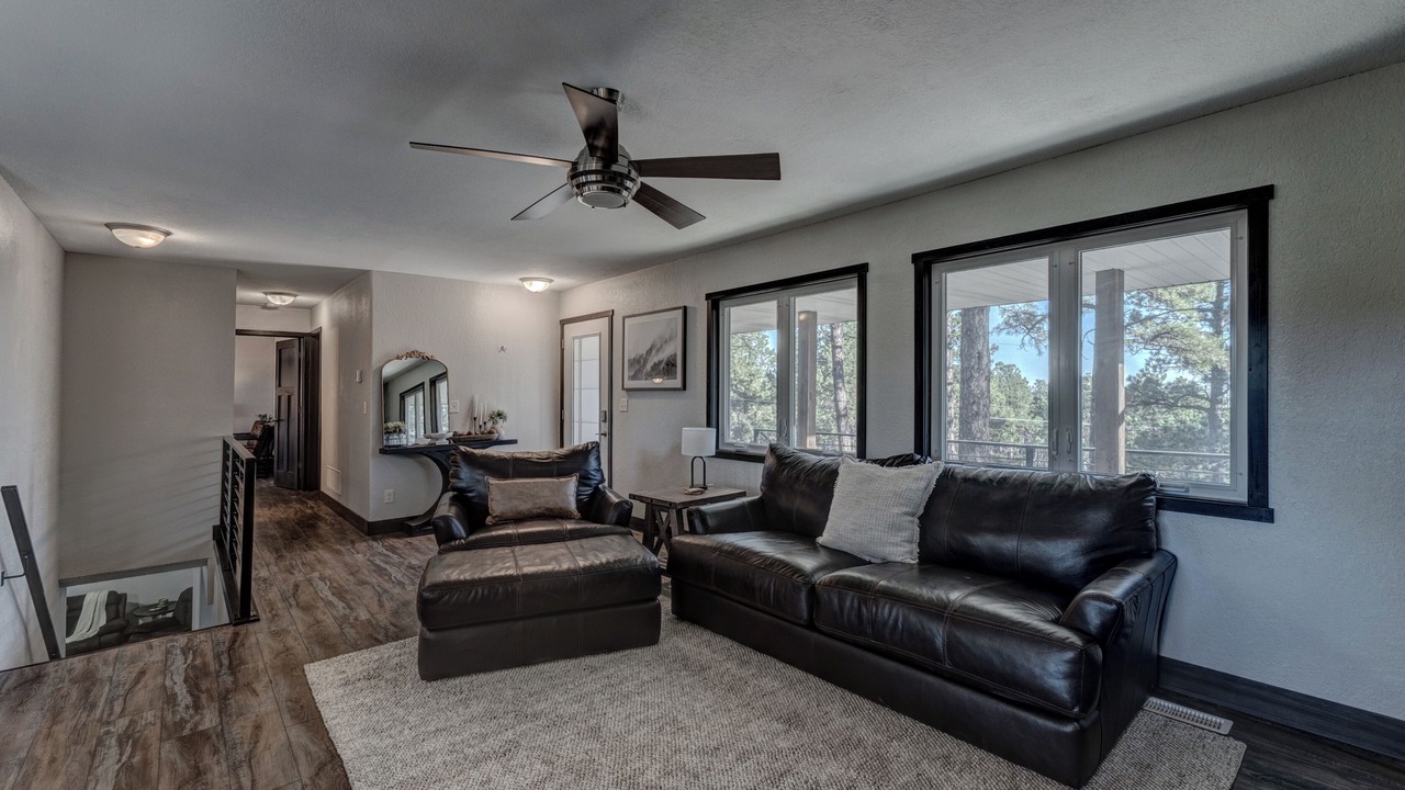 Photo of Livingroom in Blackhawk