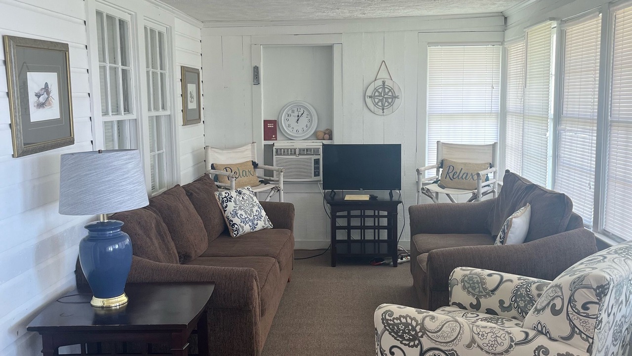 Photo of Livingroom in White Lake