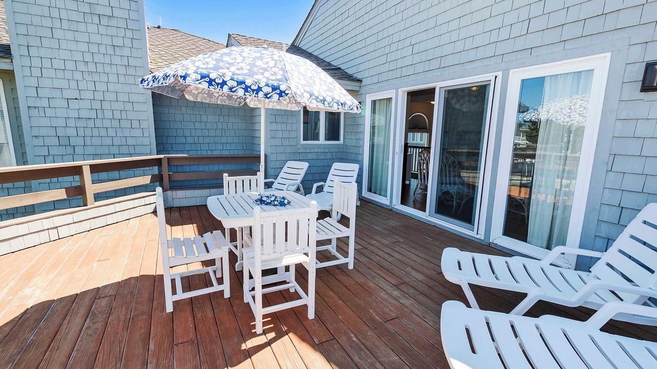 Photo of Outdoor in Corolla Light