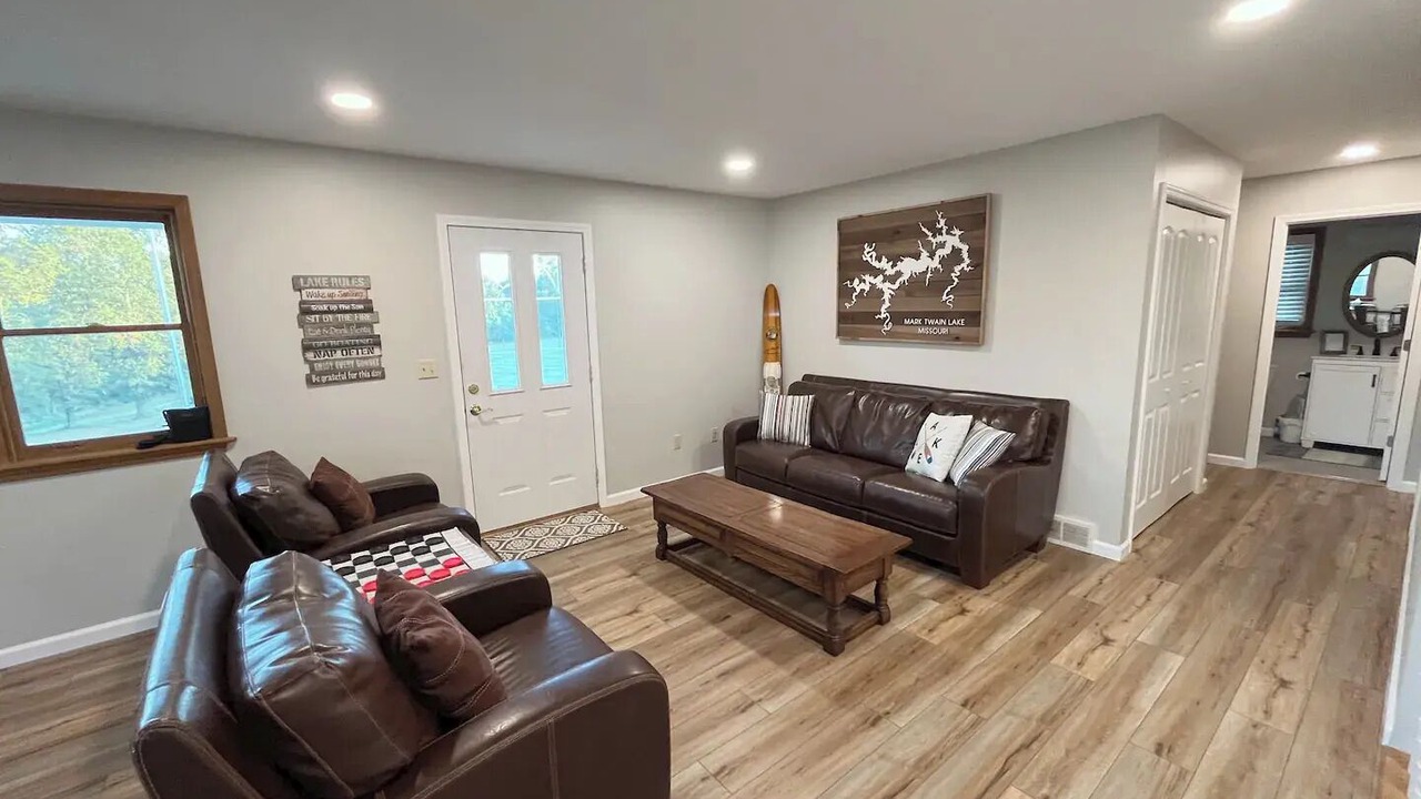 Photo of Livingroom in Monroe City