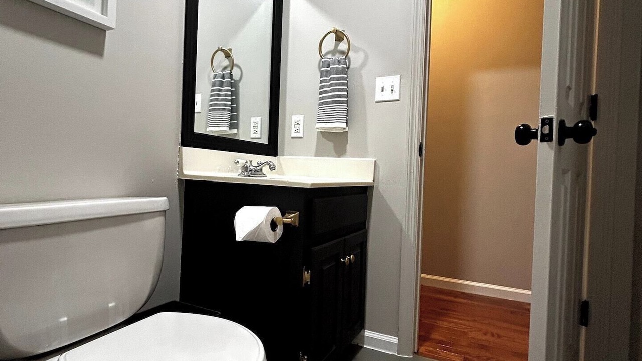Photo of Bathroom in Calhoun