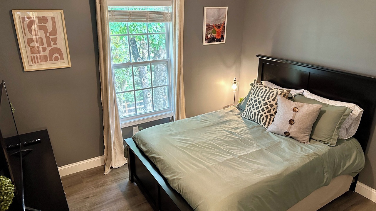 Photo of Bedroom in Ashley Oaks