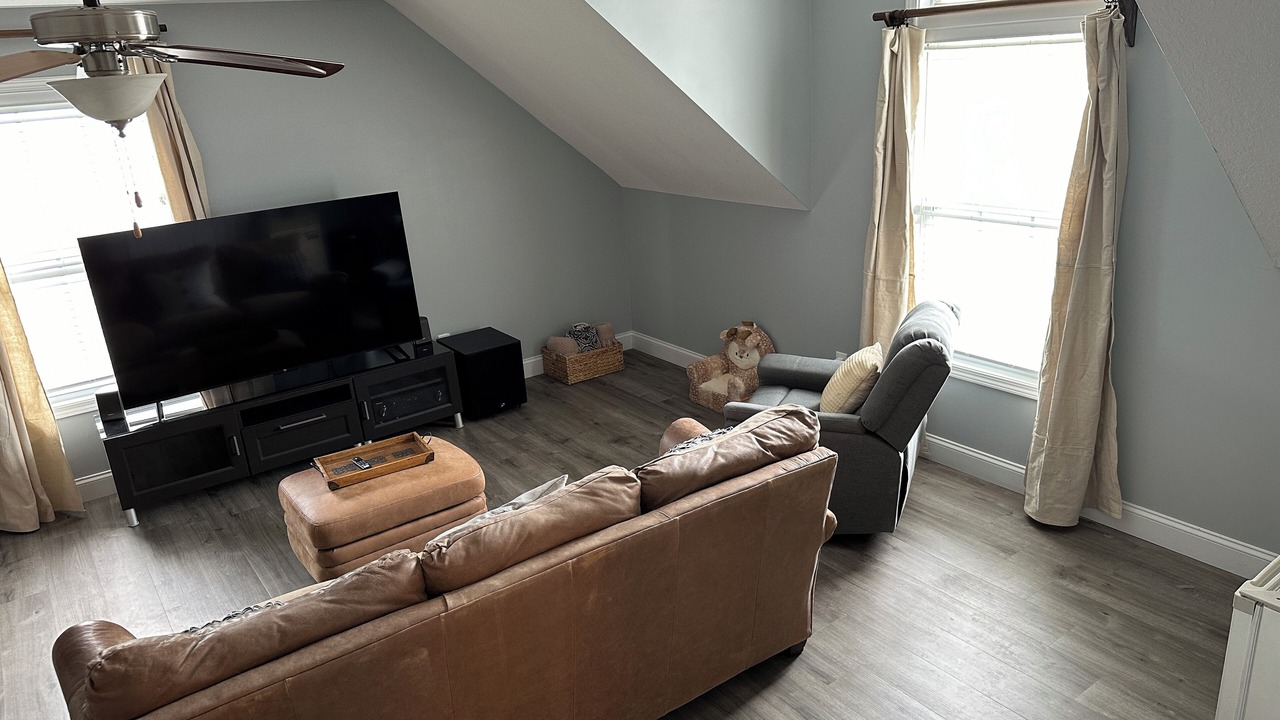 Photo of Livingroom in Ashley Oaks