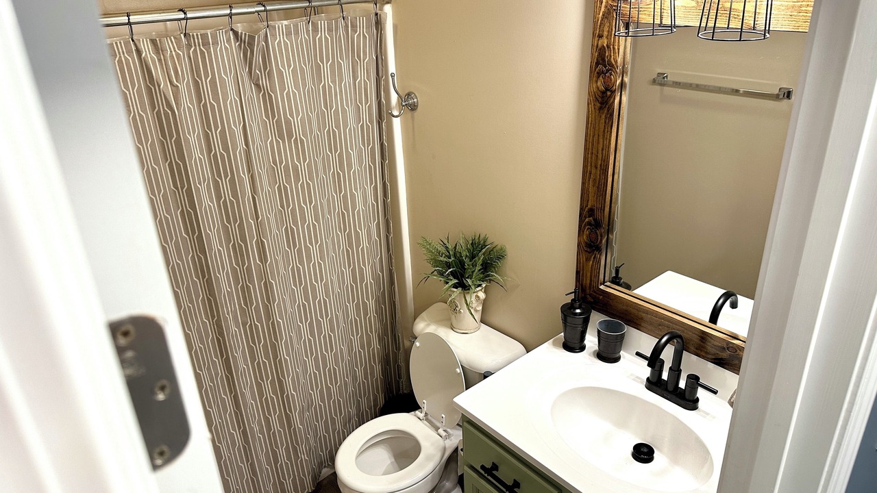 Photo of Bathroom in Ashley Oaks