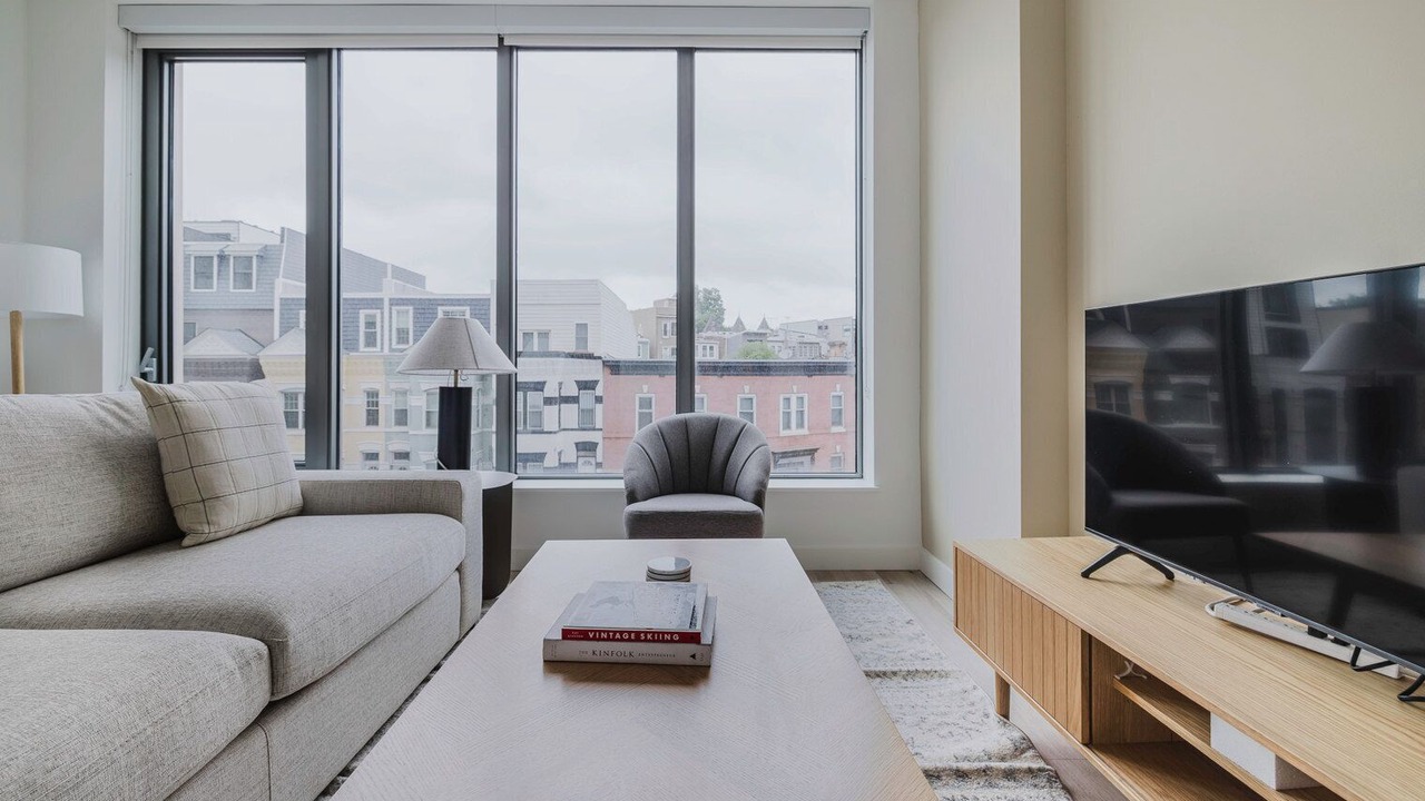 Photo of Livingroom in Truxton Circle