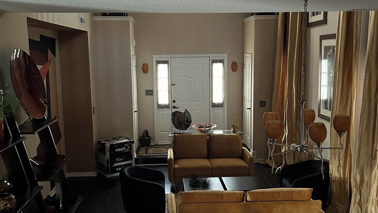 Photo of Livingroom in Greenbrier East