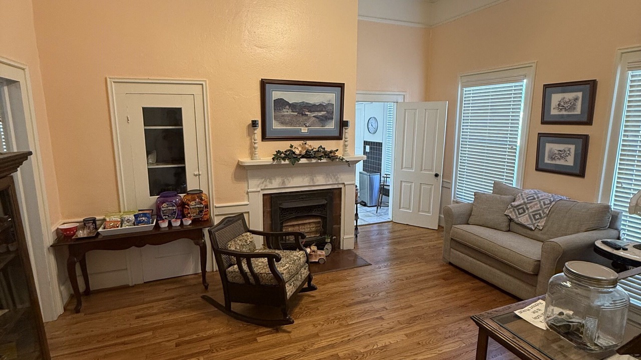 Photo of Livingroom in Piedmont