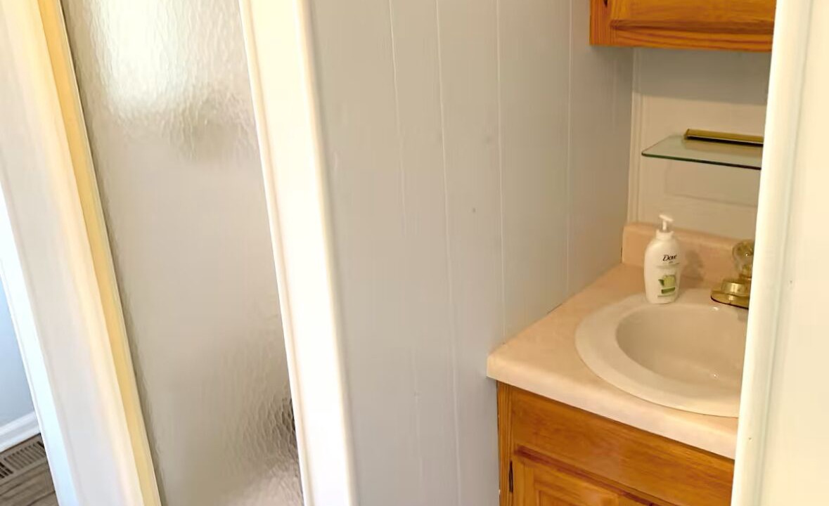 Photo of Bathroom in Talladega