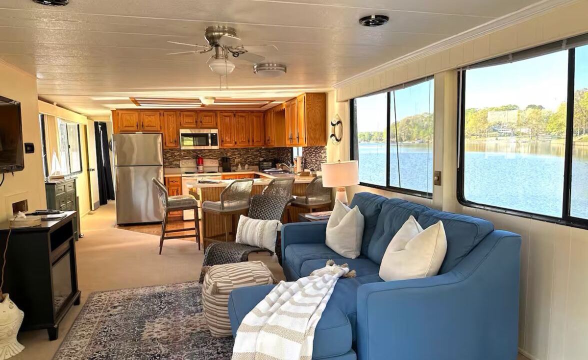 Photo of Livingroom in Talladega