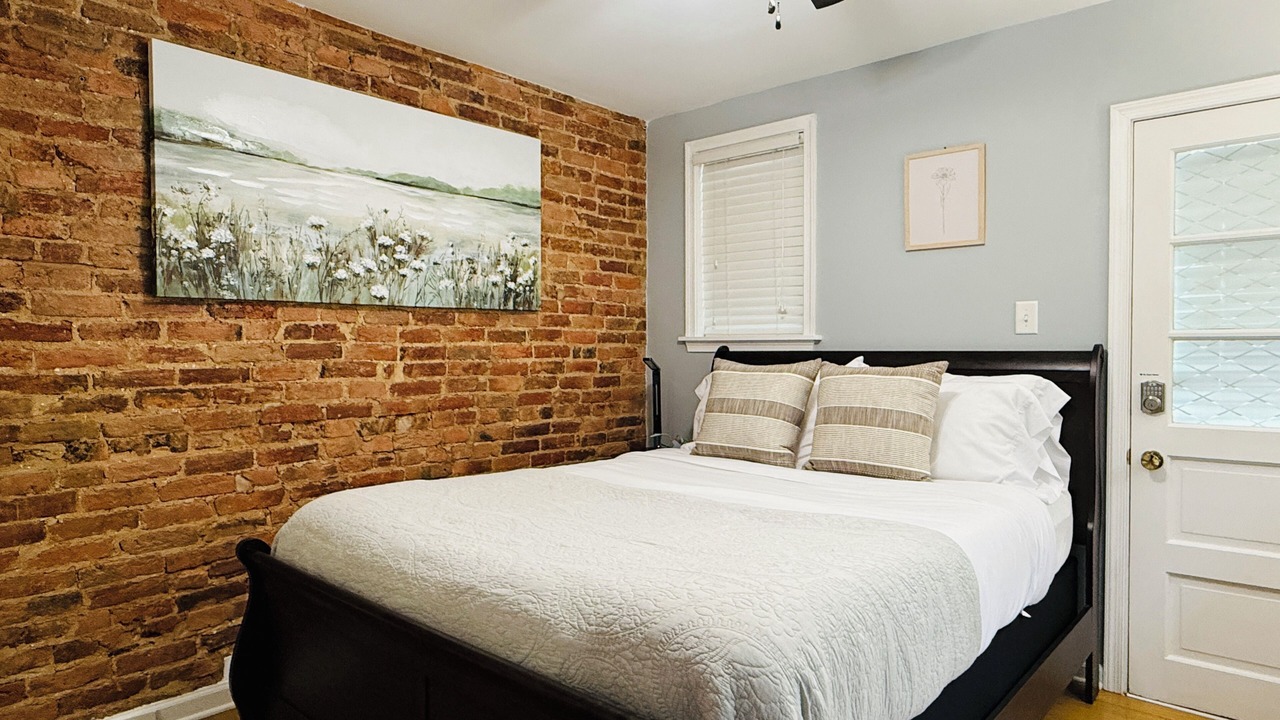 Photo of Bedroom in Downtown