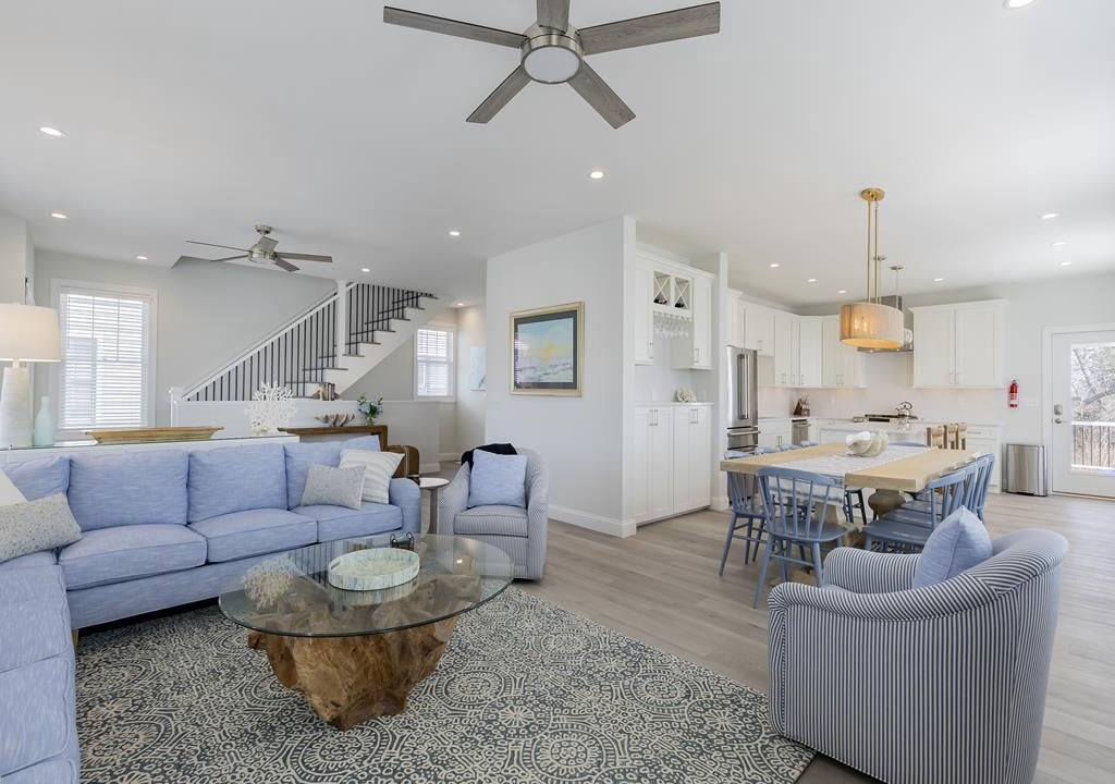 Photo of Livingroom in Admiral Estates