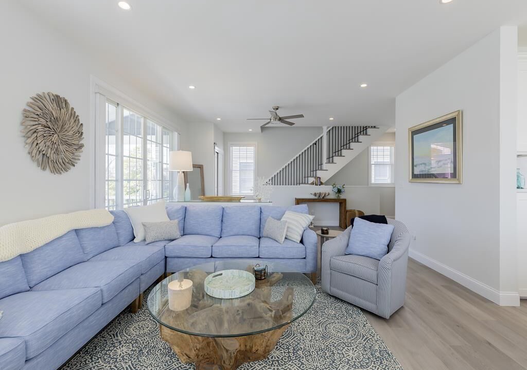 Photo of Livingroom in Admiral Estates