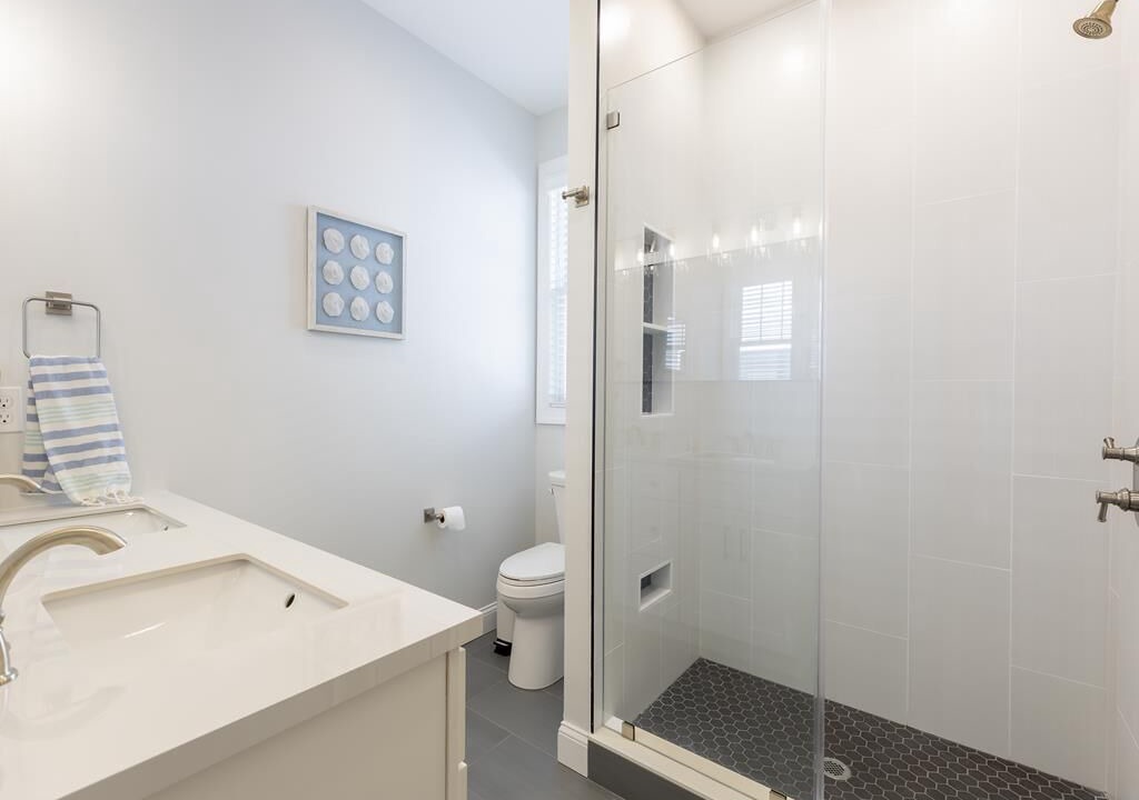 Photo of Bathroom in Admiral Estates
