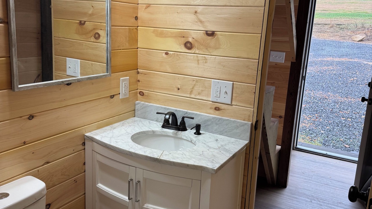 Photo of Bathroom in Guntersville