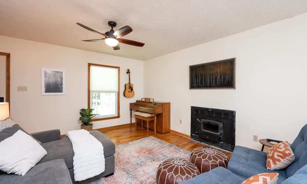 Photo of Livingroom in Bynum
