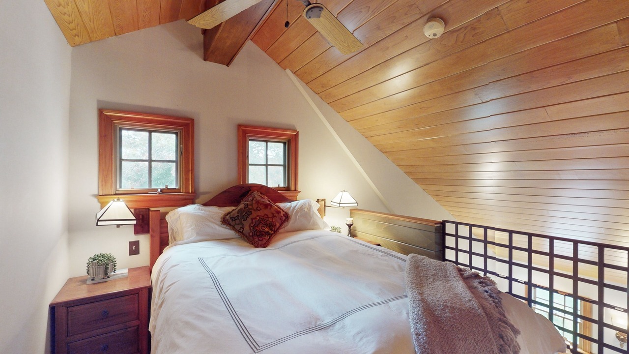 Photo of Bedroom in Travilah
