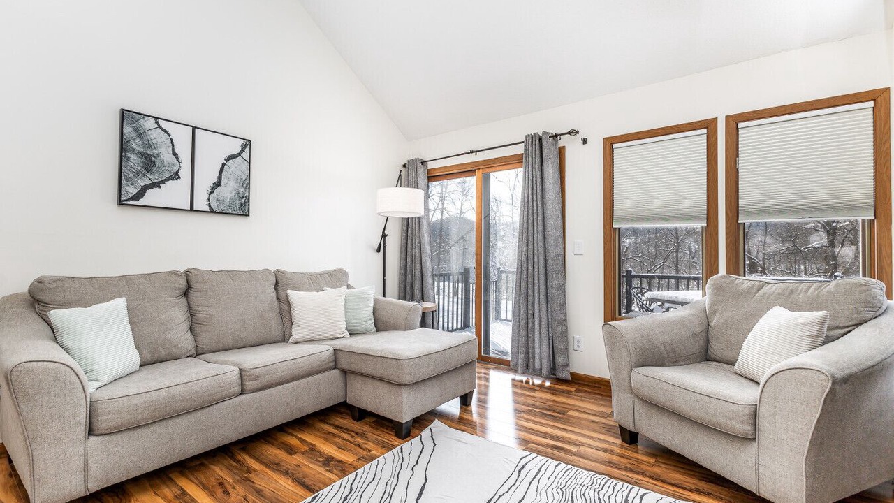 Photo of Livingroom in The Galena Territory