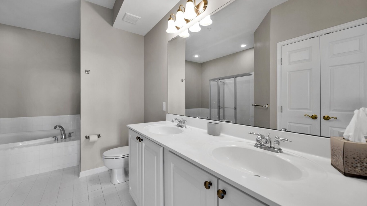 Photo of Bathroom in Sunset Island