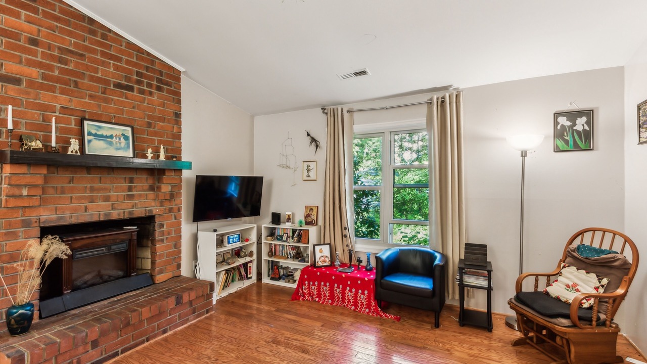 Photo of Bedroom in Locust Grove