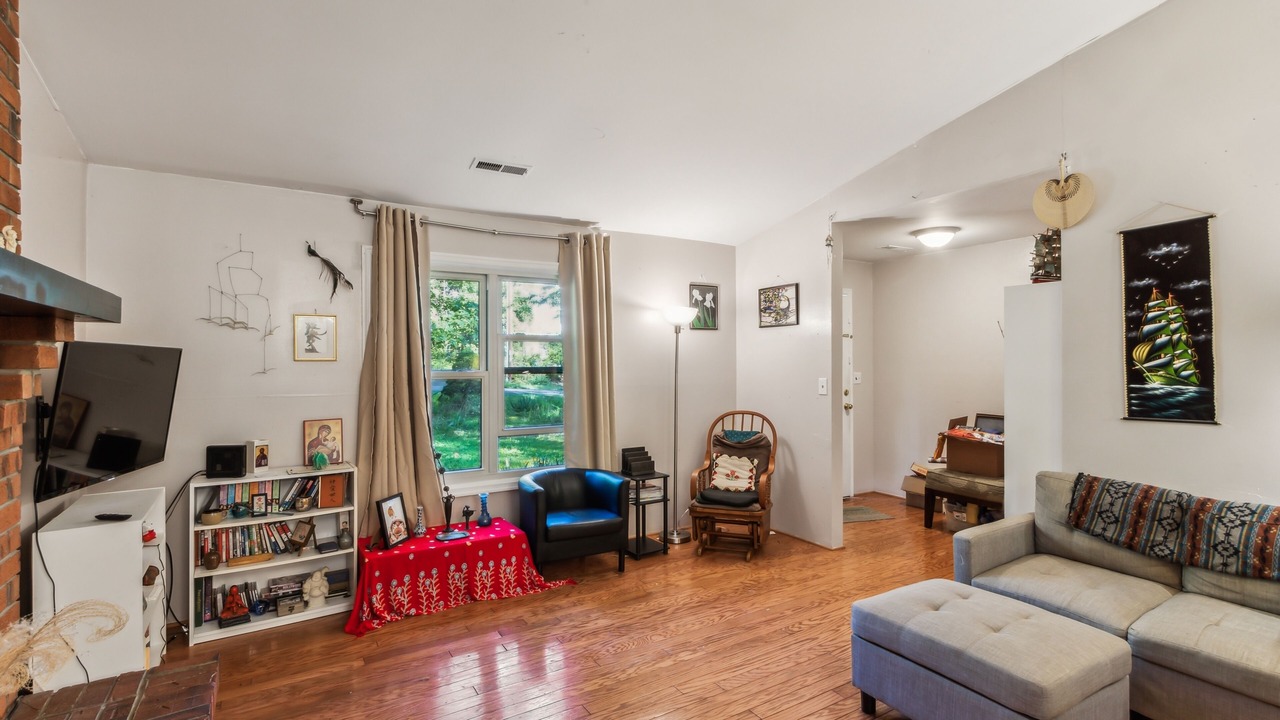 Photo of Bedroom in Locust Grove