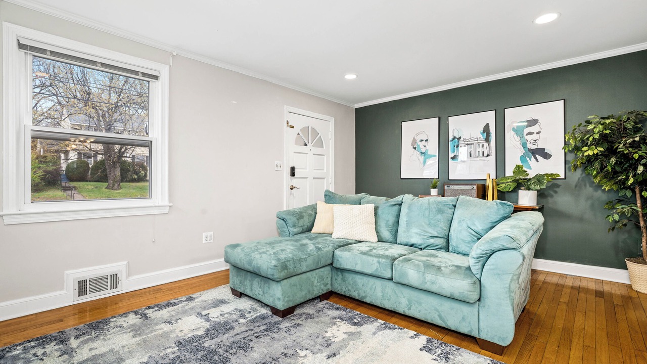 Photo of Livingroom in Silver Spring