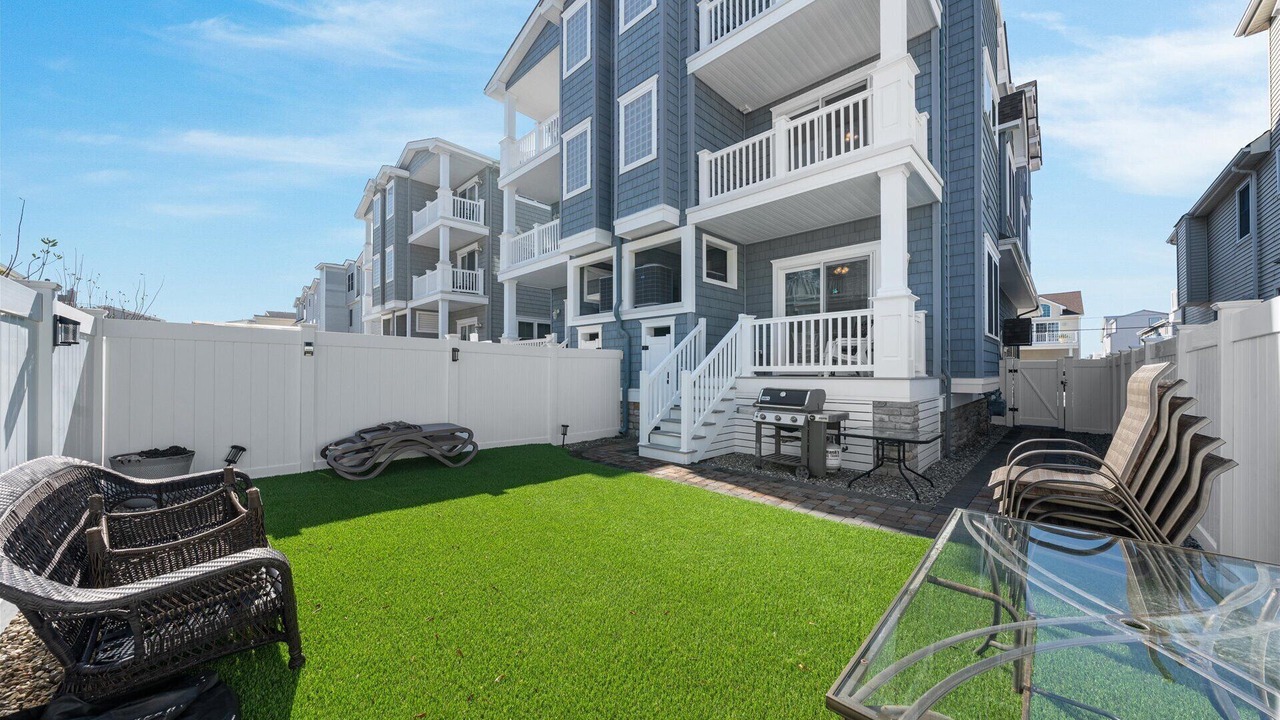 Photo of Patio Balcony in Townsend's Inlet