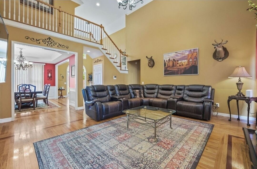 Photo of Livingroom in Canton