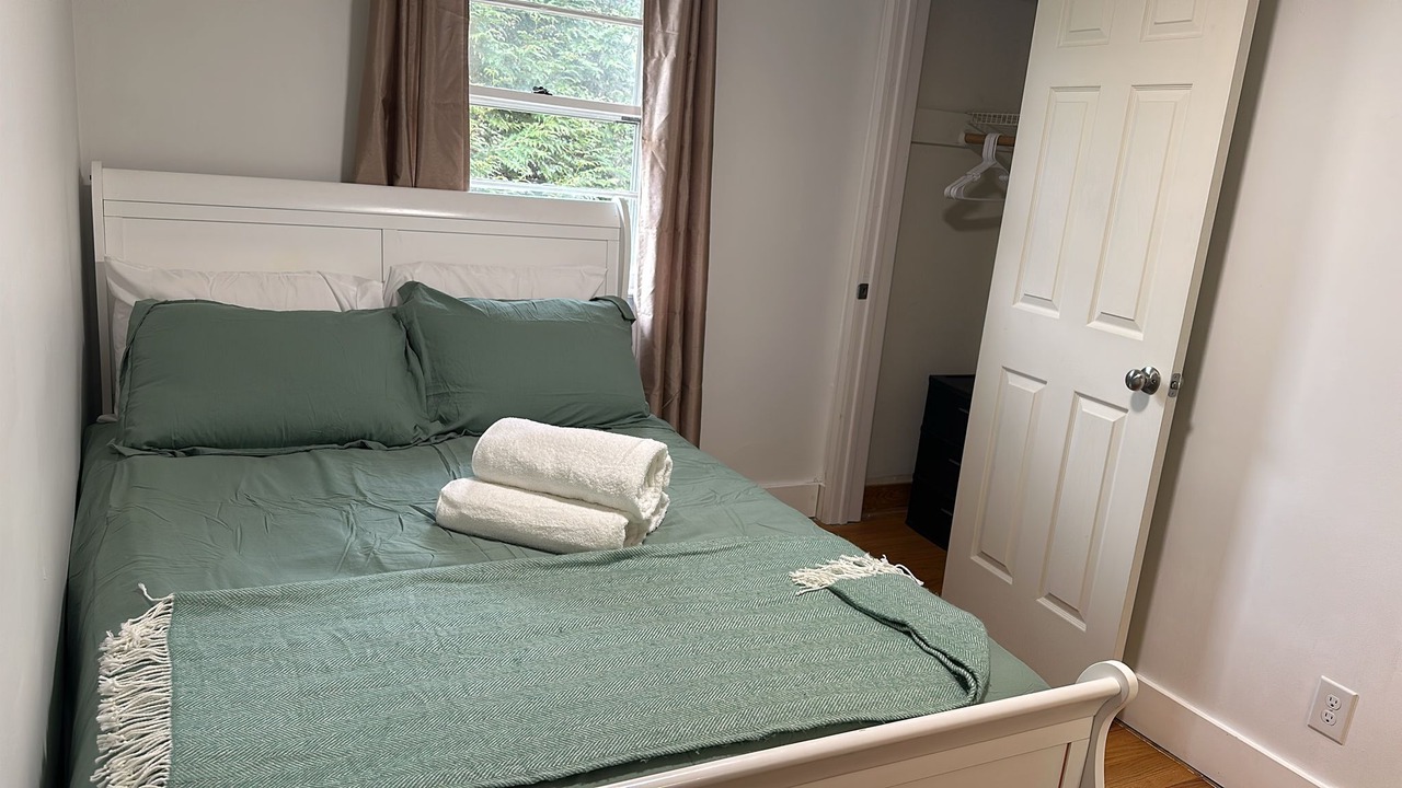 Photo of Bedroom in Fry's Spring