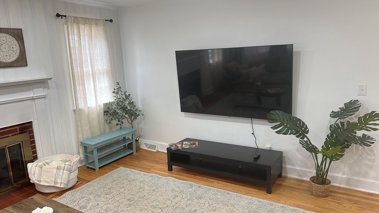Photo of Livingroom in Fry's Spring