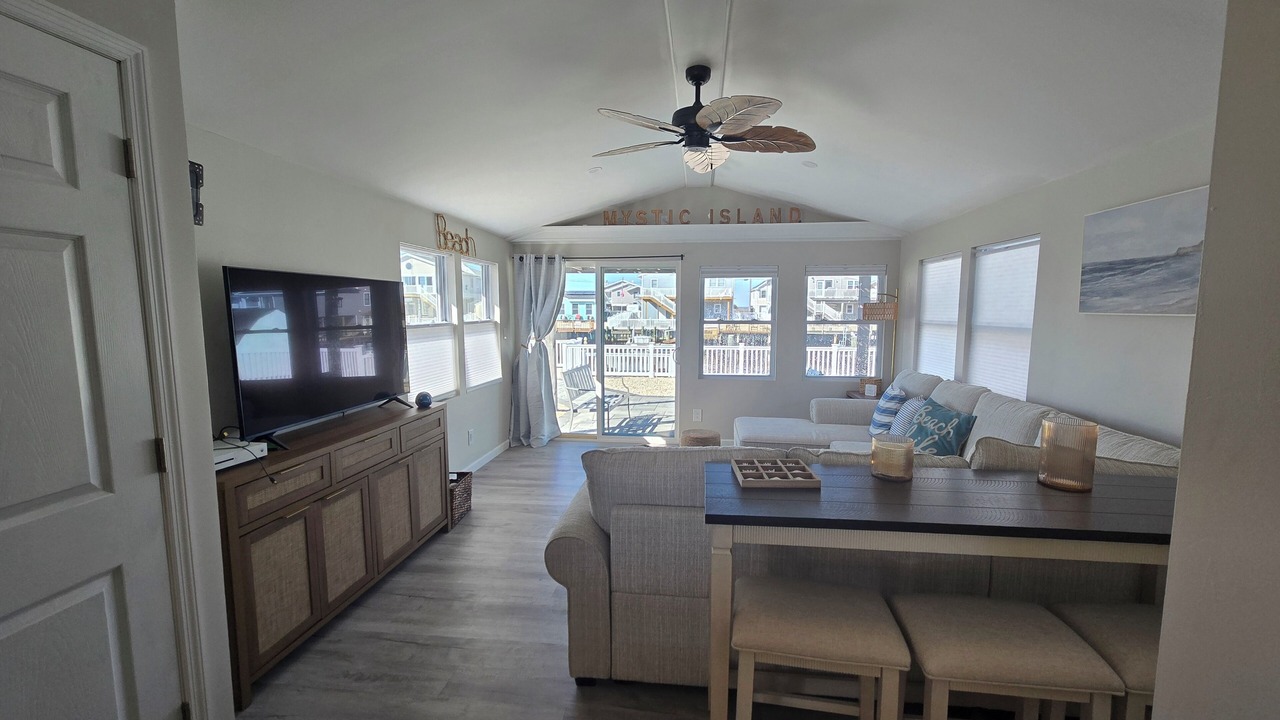 Photo of Livingroom in Mystic Island
