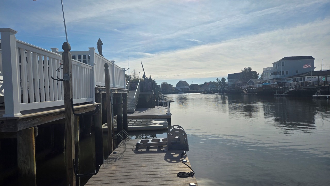 Photo of Others in Mystic Island