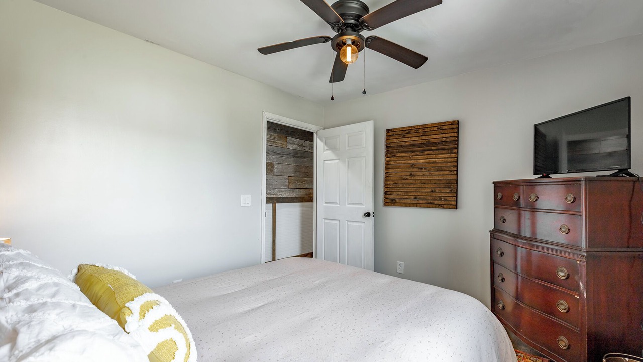 Photo of Bedroom in Chickamauga