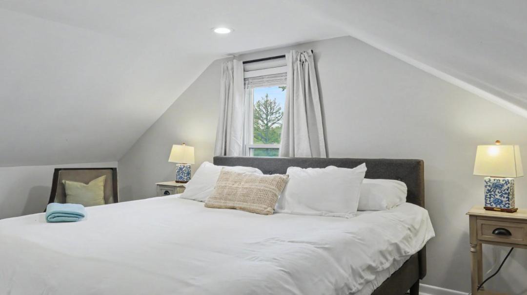 Photo of Bedroom in Libertyville