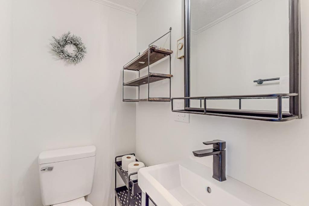 Photo of Bathroom in Beech Mountain