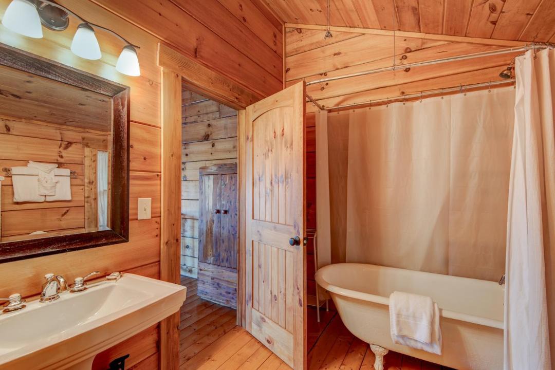 Photo of Bathroom in Frank