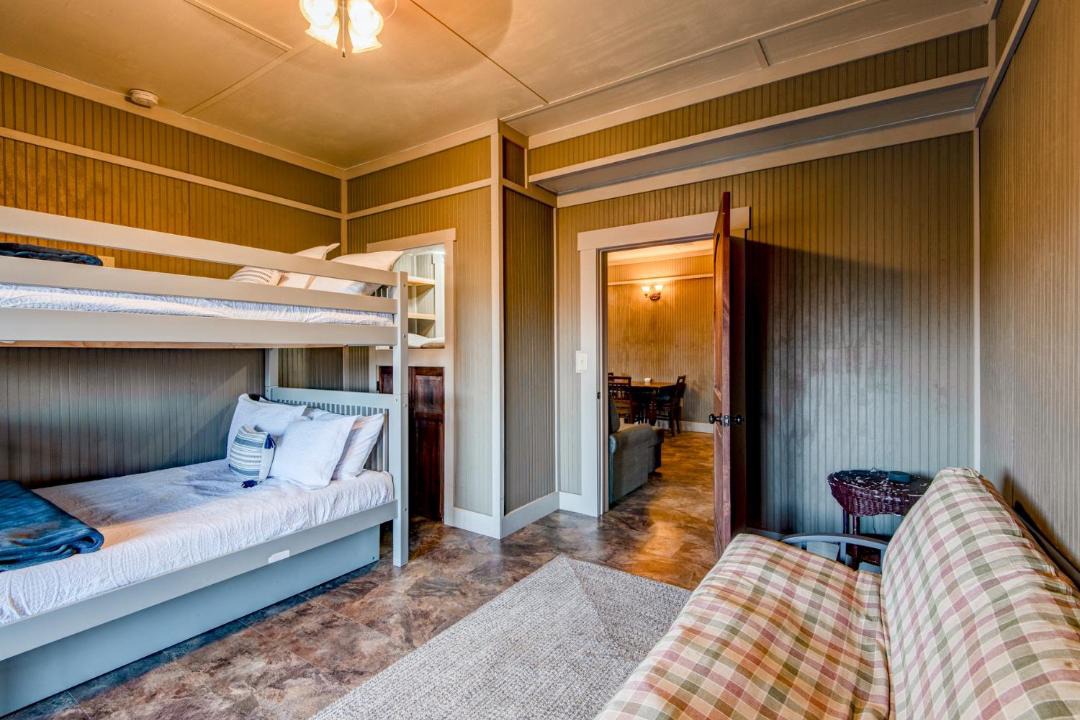 Photo of Bedroom in Frank