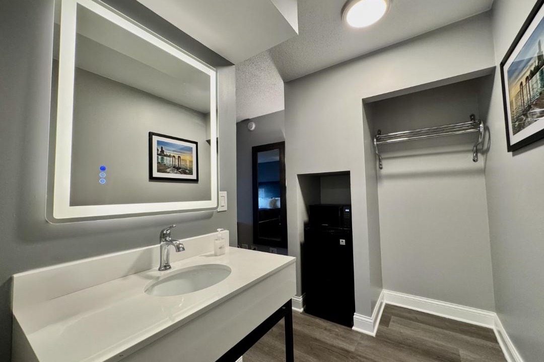 Photo of Bathroom in Schiller Park
