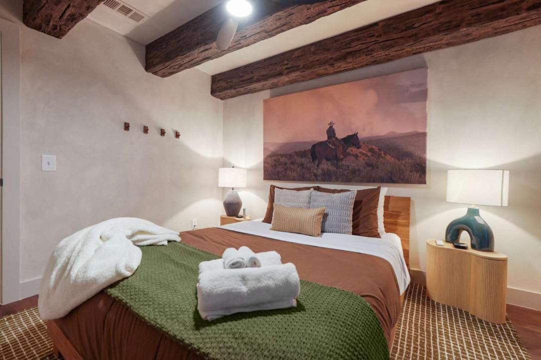 Photo of Bedroom in Mesa Park