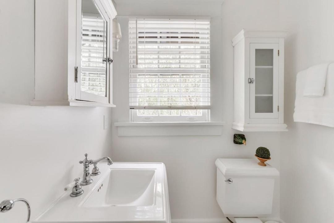 Photo of Bathroom in Jefferson Park Avenue
