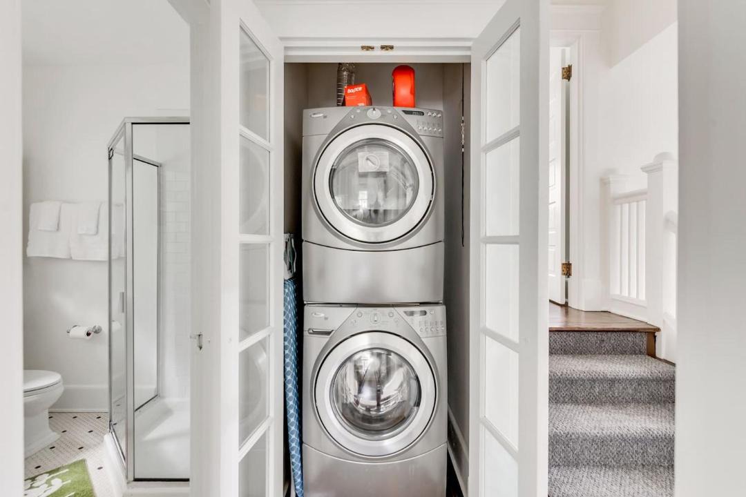 Photo of Bathroom in Jefferson Park Avenue