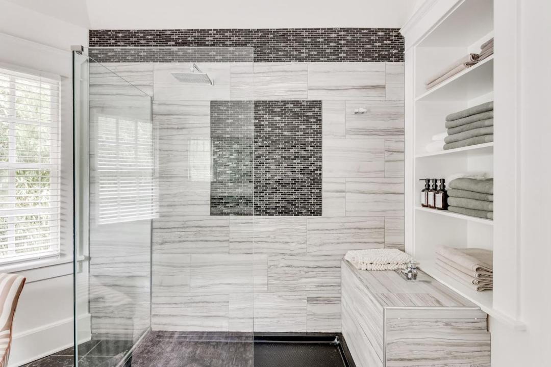Photo of Bathroom in Jefferson Park Avenue